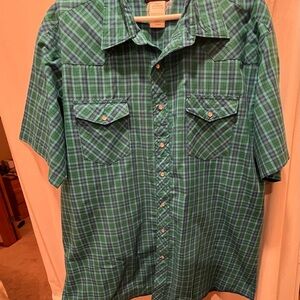 Wrangler Blue and Green Plaid Men's Shirt.  Snap type buttons.
